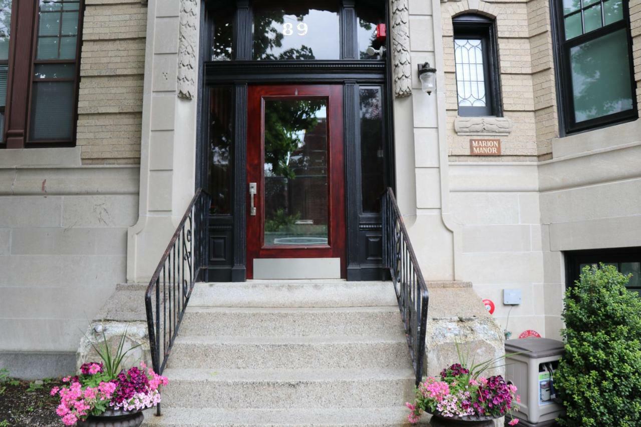 A Stylish Stay W/ A Queen Bed, Heated Floors.. #36 Brookline Bagian luar foto