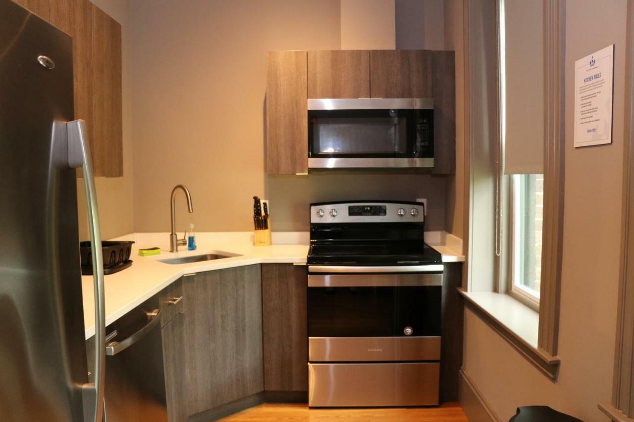 A Stylish Stay W/ A Queen Bed, Heated Floors.. #36 Brookline Bagian luar foto