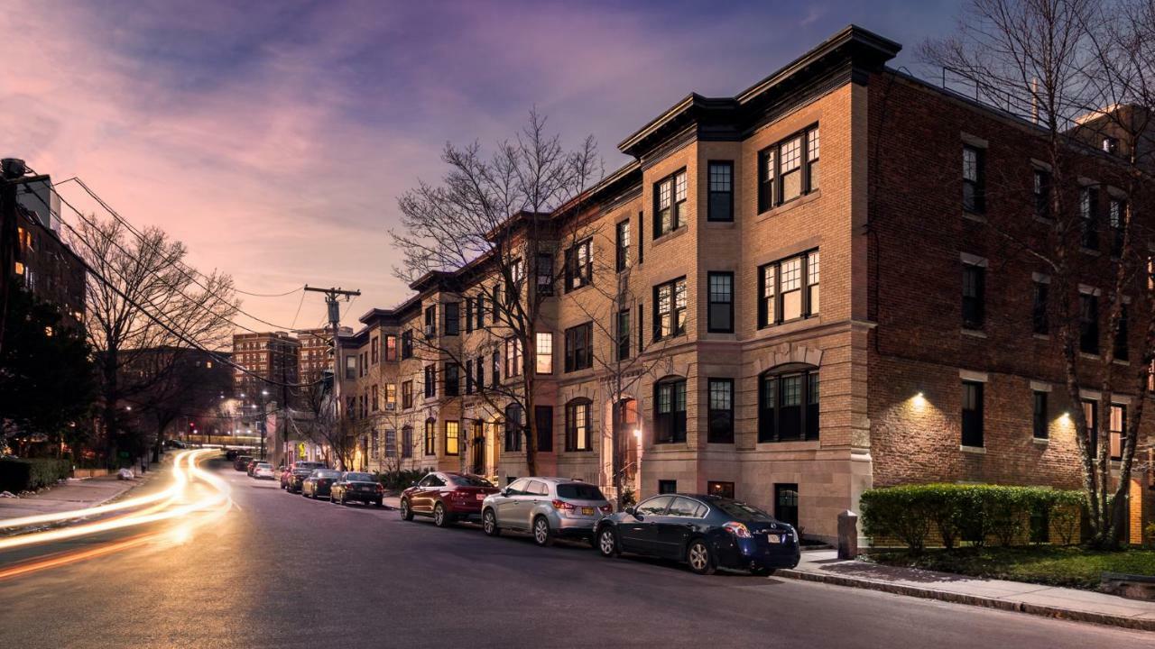 A Stylish Stay W/ A Queen Bed, Heated Floors.. #36 Brookline Bagian luar foto
